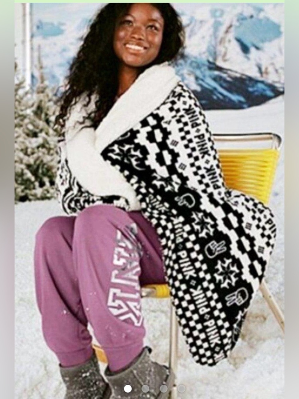 NWT Victoria’s Secret PINK Sherpa Blanket